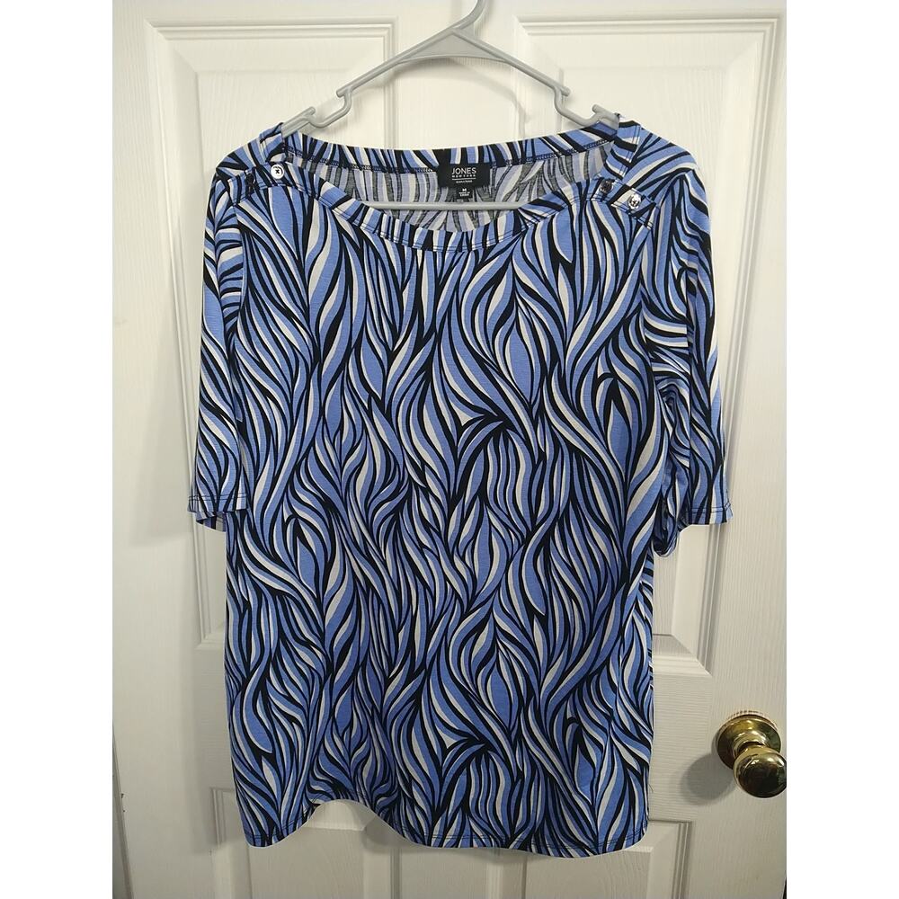 Jones NY Signature Woman Blouse Boat Neck Blue Black White Wavy Striped Pullover